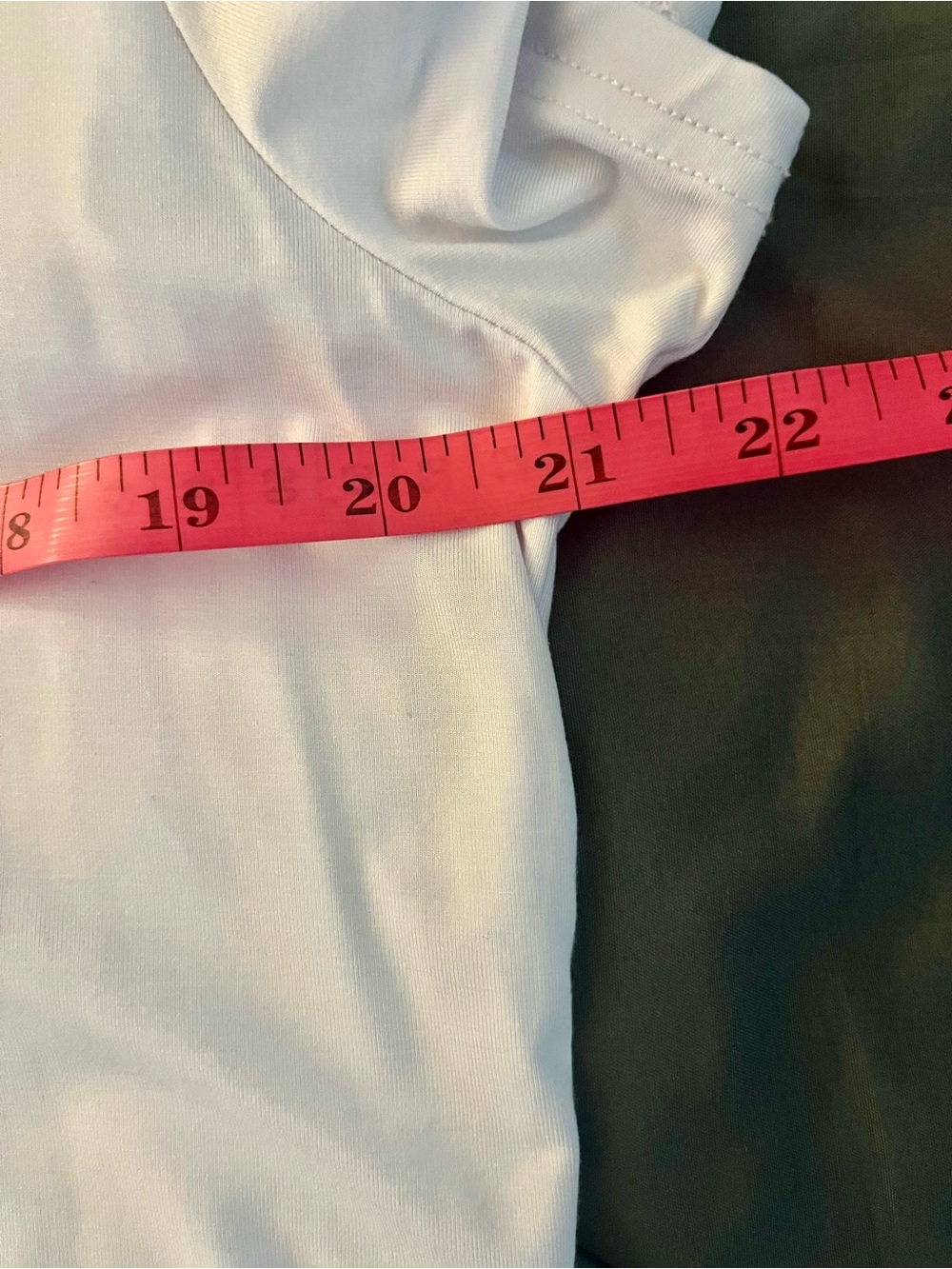 OThread & Co Women's NWT White V-NeckT-Shirt With Stretch. Size: XXL - Picture 5 of 6